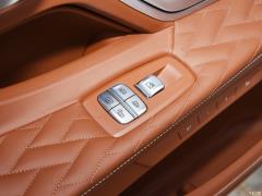 Обновленный спортивный костюм 750Li xDrive V8 M 2019 года 2019 facelifted 750Li xDrive V8 M sports suit Фото 479 из 540