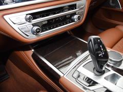 Обновленный спортивный костюм 750Li xDrive V8 M 2019 года 2019 facelifted 750Li xDrive V8 M sports suit Фото 204 из 540