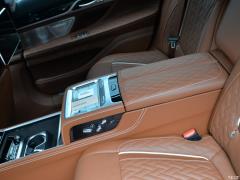 Обновленный спортивный костюм 750Li xDrive V8 M 2019 года 2019 facelifted 750Li xDrive V8 M sports suit Фото 404 из 540