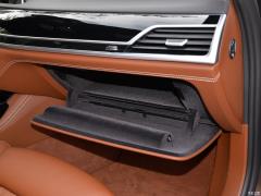 Обновленный спортивный костюм 750Li xDrive V8 M 2019 года 2019 facelifted 750Li xDrive V8 M sports suit Фото 159 из 540