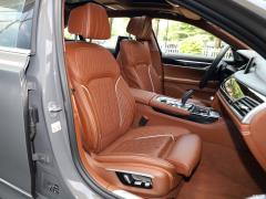 Обновленный спортивный костюм 740Li xDrive Executive M 2019 года 2019 facelifted 740Li xDrive executive M sports suit Фото 260 из 540