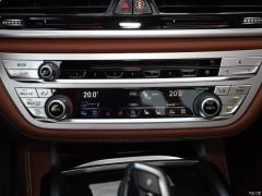 Обновленный спортивный костюм 740Li xDrive Executive M 2019 года 2019 facelifted 740Li xDrive executive M sports suit Фото 50 из 540