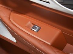Обновленный спортивный костюм 750Li xDrive V8 M 2019 года 2019 facelifted 750Li xDrive V8 M sports suit Фото 515 из 540