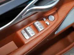 Обновленный спортивный костюм 740Li xDrive Executive M 2019 года 2019 facelifted 740Li xDrive executive M sports suit Фото 220 из 540