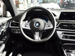Обновленный спортивный костюм 730Li M 2019 года 2019 facelifted 730Li M sports suit Фото 2 из 45