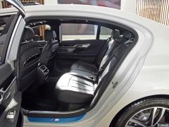 Обновленный спортивный костюм 730Li M 2019 года 2019 facelifted 730Li M sports suit Фото 27 из 45
