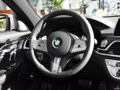 Обновленный спортивный костюм 730Li M 2019 года 2019 facelifted 730Li M sports suit Фото 5 из 45