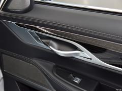 Обновленный спортивный костюм 730Li M 2019 года 2019 facelifted 730Li M sports suit Фото 39 из 45