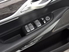Обновленный спортивный костюм 730Li M 2019 года 2019 facelifted 730Li M sports suit Фото 24 из 45
