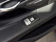 Обновленный спортивный костюм 730Li M 2019 года 2019 facelifted 730Li M sports suit Фото 31 из 45