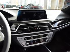 Обновленный спортивный костюм 730Li M 2019 года 2019 facelifted 730Li M sports suit Фото 12 из 45