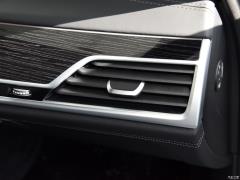 Обновленный спортивный костюм 730Li M 2019 года 2019 facelifted 730Li M sports suit Фото 18 из 45