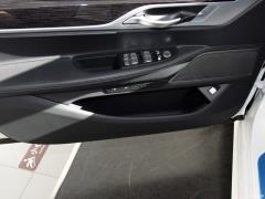 Обновленный спортивный костюм 730Li M 2019 года 2019 facelifted 730Li M sports suit Фото 25 из 45