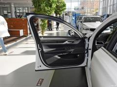 Обновленный спортивный костюм 730Li M 2019 года 2019 facelifted 730Li M sports suit Фото 22 из 45