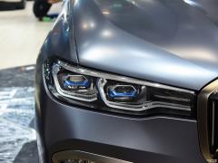 Коллекция xDrive M50i Faye 2020 года 2020 xDrive M50i Faye Collection Edition Фото 13 из 50