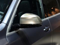 Коллекция xDrive M50i Faye 2020 года 2020 xDrive M50i Faye Collection Edition Фото 23 из 50