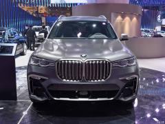 Коллекция xDrive M50i Faye 2020 года 2020 xDrive M50i Faye Collection Edition Фото 2 из 50