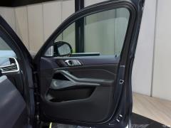 Коллекция xDrive M50i Faye 2020 года 2020 xDrive M50i Faye Collection Edition Фото 57 из 70