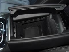 Коллекция xDrive M50i Faye 2020 года 2020 xDrive M50i Faye Collection Edition Фото 40 из 70