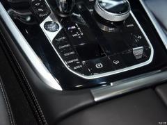 Коллекция xDrive M50i Faye 2020 года 2020 xDrive M50i Faye Collection Edition Фото 24 из 70