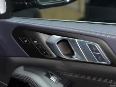 Коллекция xDrive M50i Faye 2020 года 2020 xDrive M50i Faye Collection Edition Фото 58 из 70