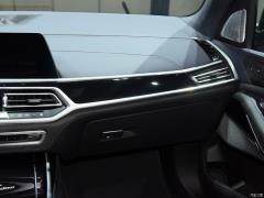 Коллекция xDrive M50i Faye 2020 года 2020 xDrive M50i Faye Collection Edition Фото 4 из 70