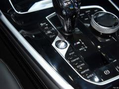 Коллекция xDrive M50i Faye 2020 года 2020 xDrive M50i Faye Collection Edition Фото 21 из 70