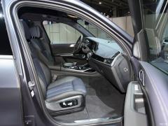 Коллекция xDrive M50i Faye 2020 года 2020 xDrive M50i Faye Collection Edition Фото 56 из 70
