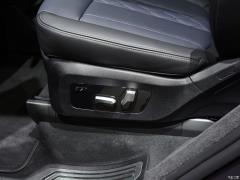 Коллекция xDrive M50i Faye 2020 года 2020 xDrive M50i Faye Collection Edition Фото 47 из 70