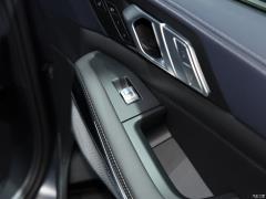 Коллекция xDrive M50i Faye 2020 года 2020 xDrive M50i Faye Collection Edition Фото 59 из 70
