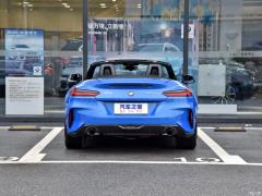 Спортивный ночной комплект sDrive 25i M 2019 г. 2019 sDrive 25i M Sports Night Set Фото 20 из 69