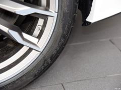 Спортивная версия M40i M 2019 года 2019 M40i M sports performance version Фото 26 из 61