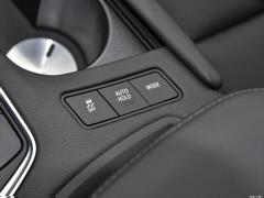 2021 2.0T шестиместный полноприводный люкс 2021 2.0T six-seater two-wheel drive luxury Фото 298 из 872