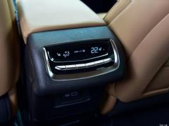 2021 2.0T шестиместный полноприводный платиновый тип 2021 2.0T six-seater four-wheel drive platinum type Фото 49 из 66