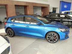 2021 Хэтчбек EcoBoost 180 Automatic ST Line 2021 Hatchback EcoBoost 180 Automatic ST Line Фото 11 из 120