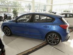 2021 Хэтчбек EcoBoost 180 Automatic ST Line 2021 Hatchback EcoBoost 180 Automatic ST Line Фото 10 из 120