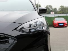 2021 Хэтчбек EcoBoost 180 Automatic ST Line 2021 Hatchback EcoBoost 180 Automatic ST Line Фото 24 из 65