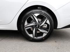 2021 1,5-литровый вариатор LUX Premium Edition 2021 1.5L CVT LUX Premium Edition Фото 46 из 77