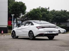2021 1,5-литровый вариатор LUX Premium Edition 2021 1.5L CVT LUX Premium Edition Фото 5 из 77