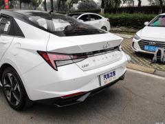 2021 1,5-литровый вариатор LUX Premium Edition 2021 1.5L CVT LUX Premium Edition Фото 51 из 77