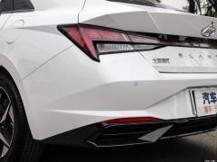 2021 1,5-литровый вариатор LUX Premium Edition 2021 1.5L CVT LUX Premium Edition Фото 53 из 77