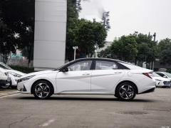 2021 1,5-литровый вариатор LUX Premium Edition 2021 1.5L CVT LUX Premium Edition Фото 4 из 77