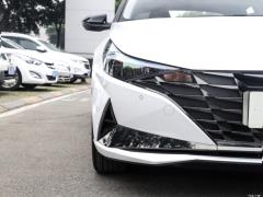 2021 1,5-литровый вариатор LUX Premium Edition 2021 1.5L CVT LUX Premium Edition Фото 17 из 77