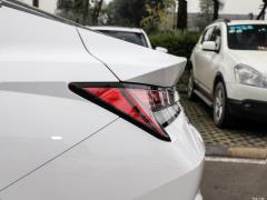 2021 1,5-литровый вариатор LUX Premium Edition 2021 1.5L CVT LUX Premium Edition Фото 52 из 77
