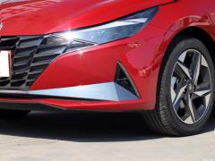 2021 1,5-литровый вариатор LUX Premium Edition 2021 1.5L CVT LUX Premium Edition Фото 26 из 73