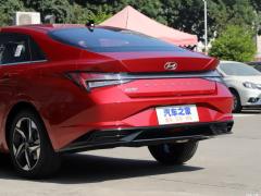 2021 1,5-литровый вариатор LUX Premium Edition 2021 1.5L CVT LUX Premium Edition Фото 50 из 73