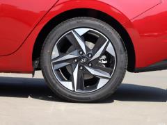 2021 1,5-литровый вариатор LUX Premium Edition 2021 1.5L CVT LUX Premium Edition Фото 44 из 73