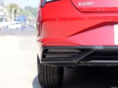 2021 1,5-литровый вариатор LUX Premium Edition 2021 1.5L CVT LUX Premium Edition Фото 54 из 73