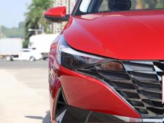 2021 1,5-литровый вариатор LUX Premium Edition 2021 1.5L CVT LUX Premium Edition Фото 19 из 73