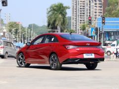 2021 1,5-литровый вариатор LUX Premium Edition 2021 1.5L CVT LUX Premium Edition Фото 5 из 73